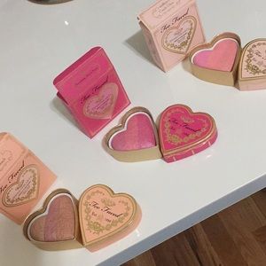 Too faced Blushes